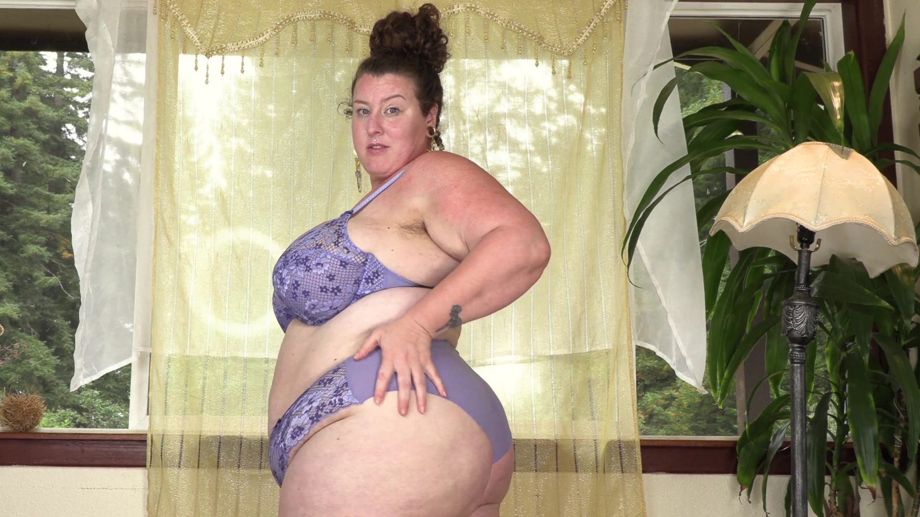 Volumptous Hairy Curves