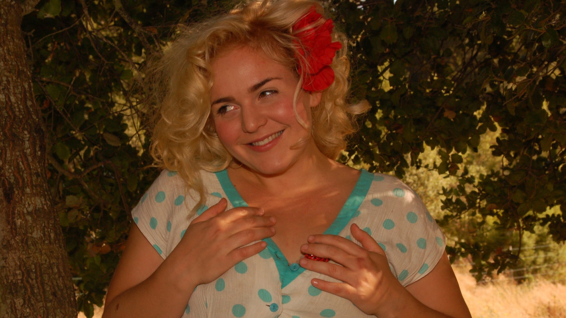 New model: Poppy Cox!