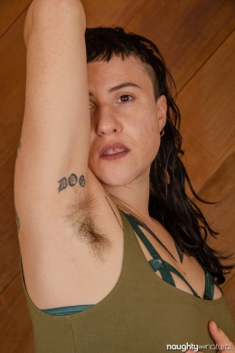 New model! Esme Elliot